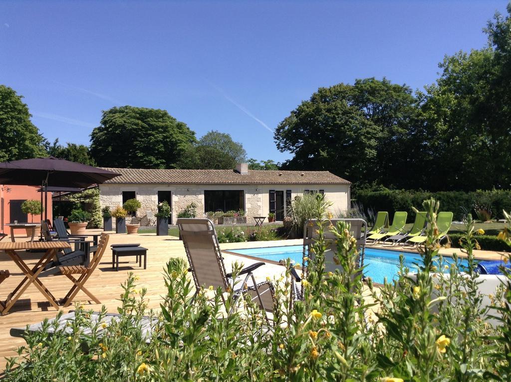 Bed and Breakfast La Grange D'Aunis Aigrefeuille-dʼAunis Exterior foto