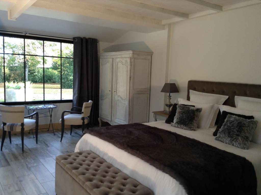 Bed and Breakfast La Grange D'Aunis Aigrefeuille-dʼAunis Habitación foto