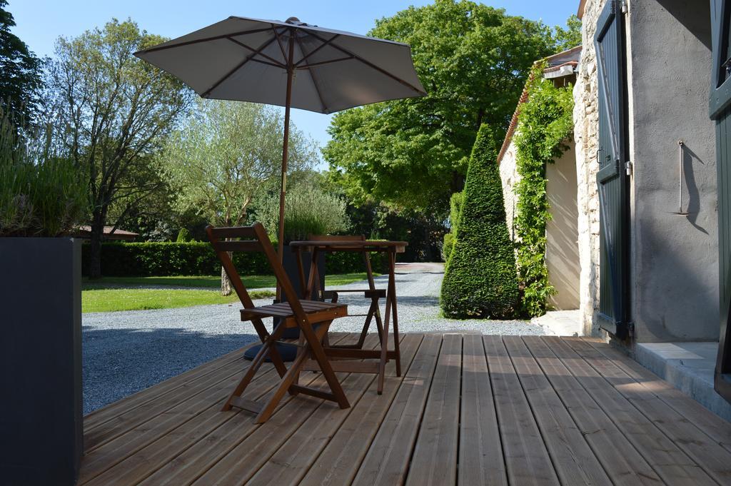 Bed and Breakfast La Grange D'Aunis Aigrefeuille-dʼAunis Habitación foto